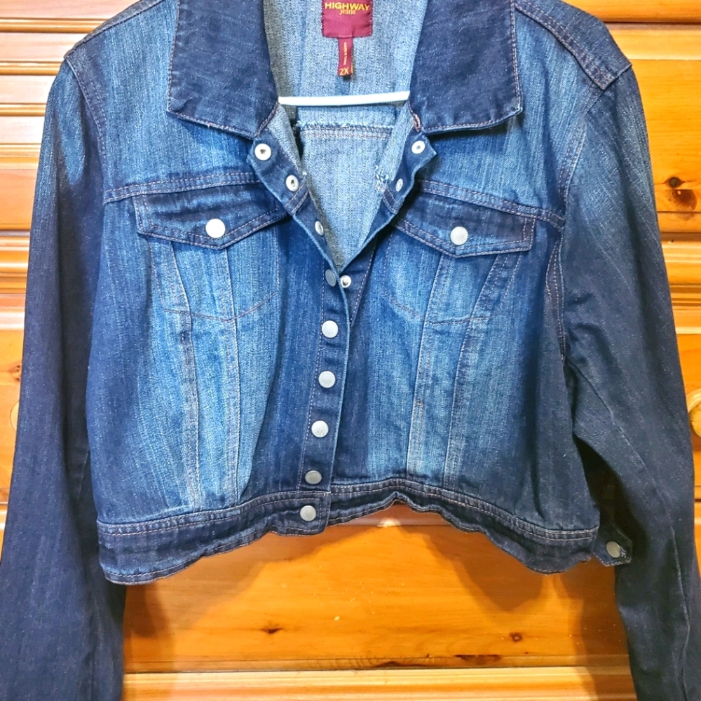Sexy little crop denim jacket Size 2x